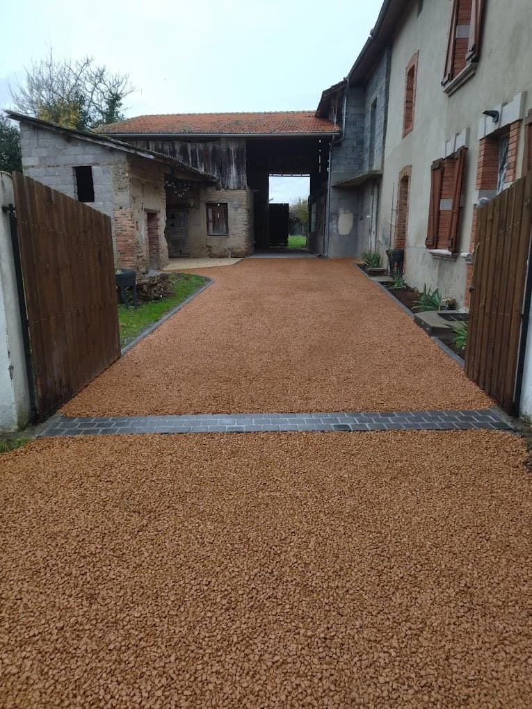 Cour en gravier